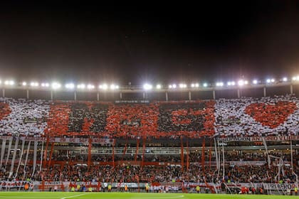 El homenaje de los hinchas a Gallardo en el Monumental