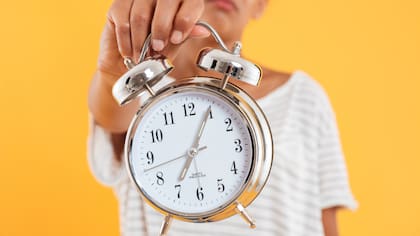 El horario de verano comenzará el domingo 8 de marzo de 2026 a las 2 hs