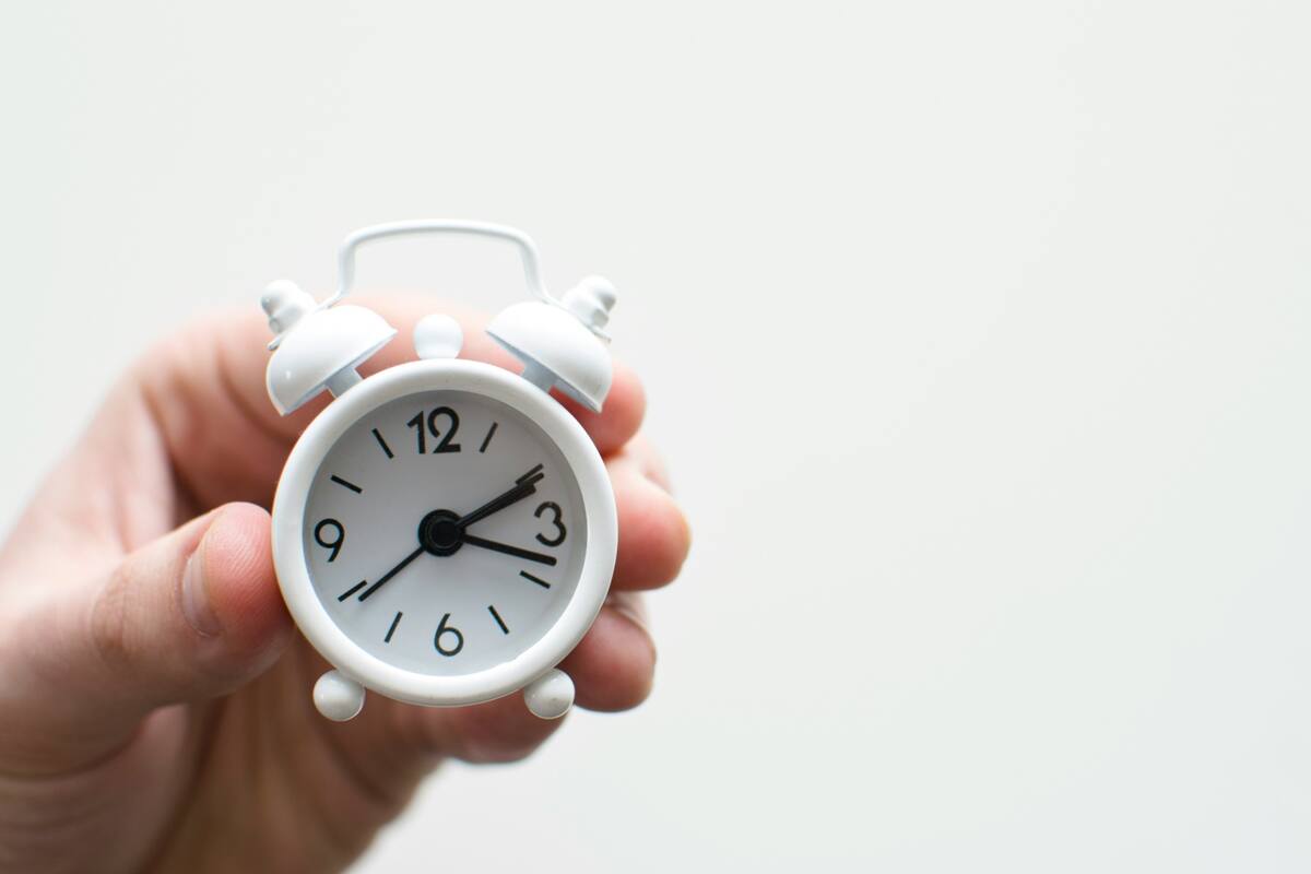 El Horario de Verano concluirá el primer domingo de noviembre, por lo que se deberá atrasar el reloj una hora (Unsplash)