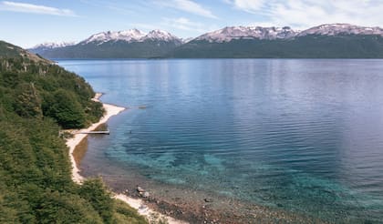 El horizonte infinito del Lago Vintter: una parte se encuentra en territorio argentino y la otra en Chile, donde se llama Lago Palena.