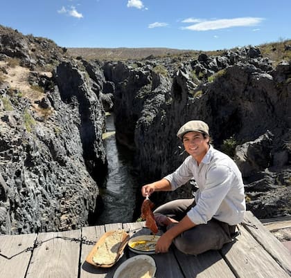 El horno móvil surgió de la necesidad de sumar la cocina a sus viajes