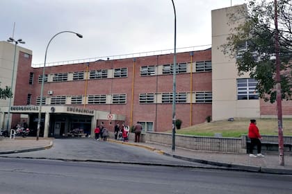 El Hospital de Niños Santísima Trinidad, donde está internada en grave estado la niña atacada por cuatro perros
