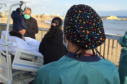 El hospital implementó desde el año pasado este sistema para poder mejorar la salud y orientación de los enfermos de Covid-19