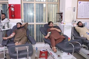 El hospital provincial de Kunar declaró el estado de emergencia tras quedar desbordado por la cantidad de pacientes