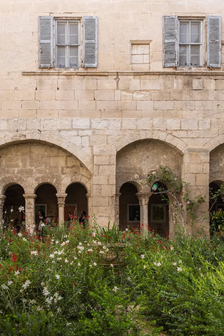 El hospital psiquiátrico solía fue monasterio hasta la Revolución Francesa.