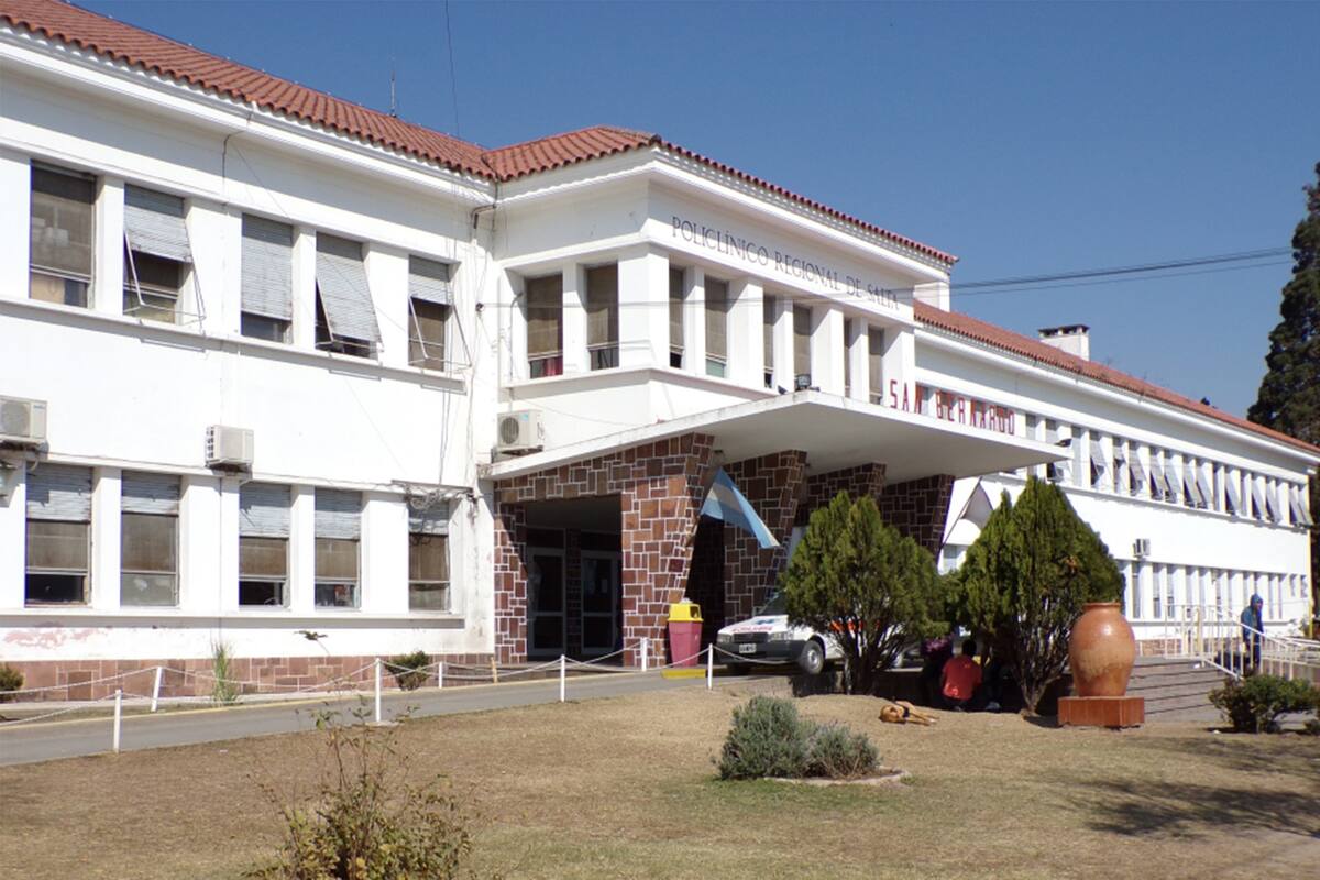 El hospital San Bernardo fue el primer lugar adonde llegaron los agresores, que se escaparon luego de que personal administrativo alertara a la policía, según dijo la doctora amenazada a LA NACIÓN
