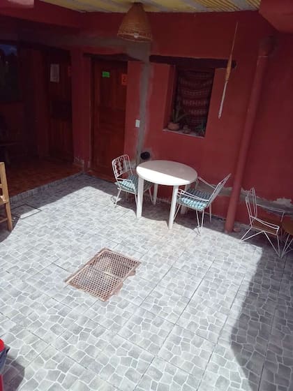 El hostel pretende que el voluntario se encargue de recibir a los turistas y los guie durante toda su experiencia