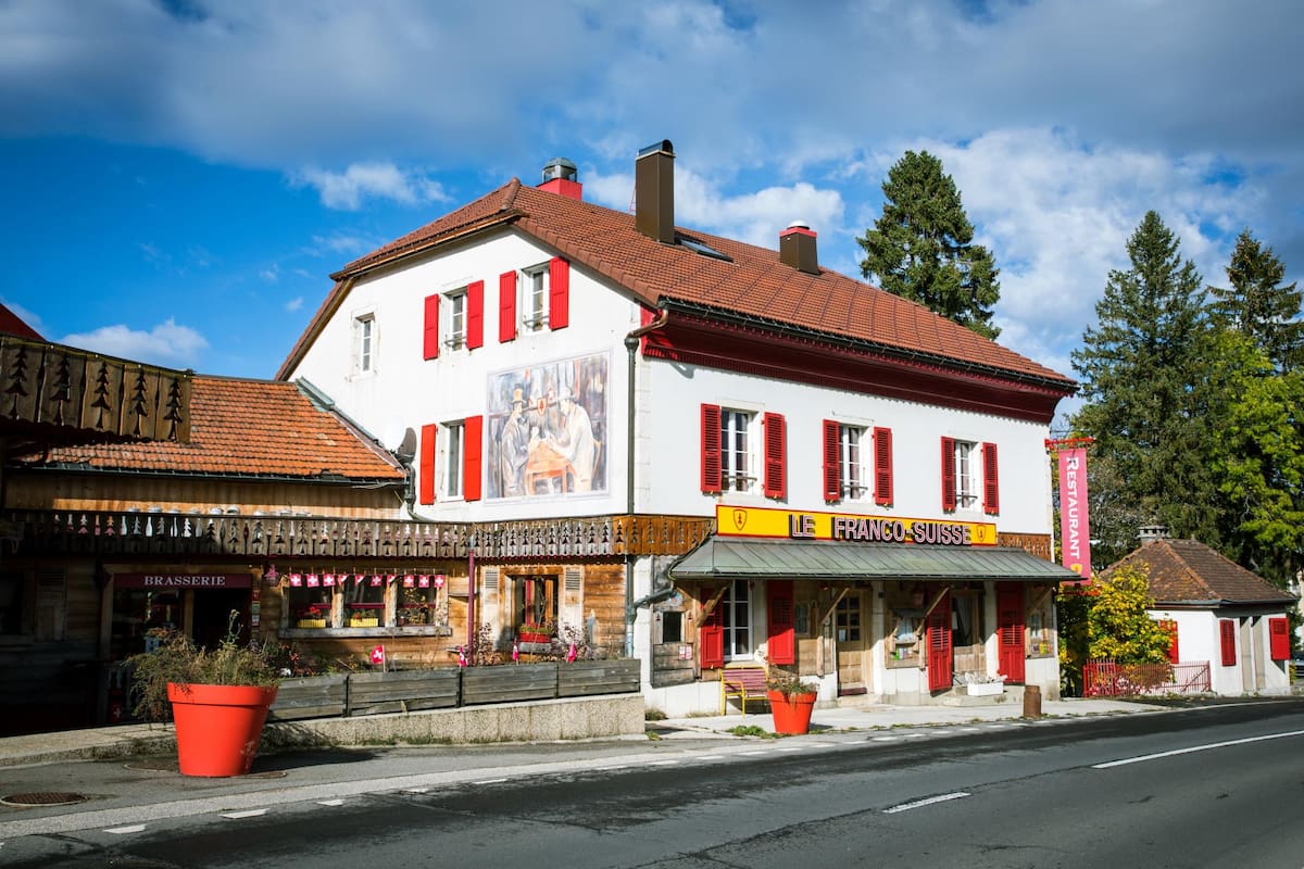 El Hotel Arbez está ubicado entre las fronteras de Francia y Suiza