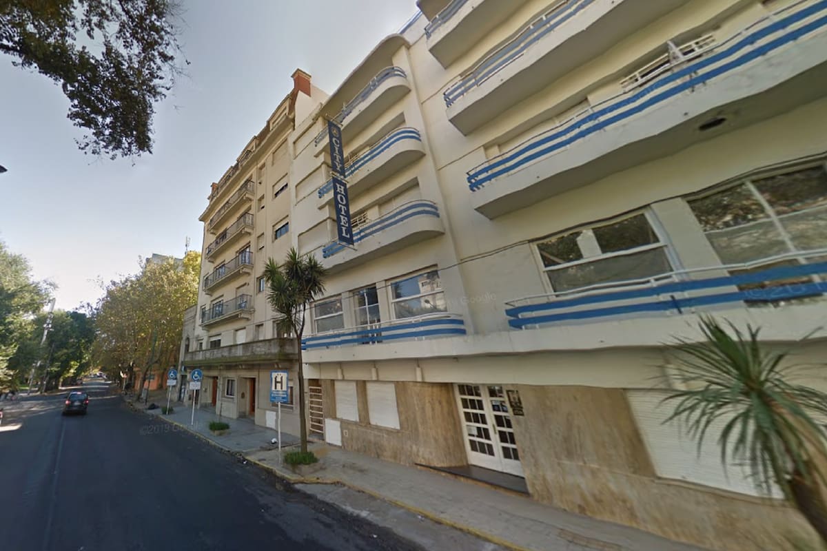 El hotel céntrico de Mar del Plata donde se desarrollaron las abyectas actividades de una secta