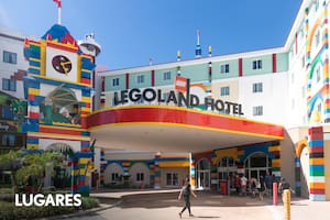 El hotel construido con bloques Lego, una de las principales atracciones del parque.