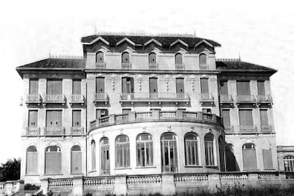 El Hotel Continental en 1931, cuando ya estaba abandonado