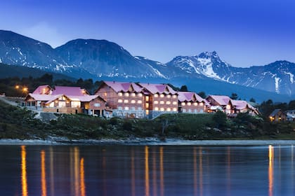 El hotel cuenta con 45 habitaciones con vistas únicas y la reciente incorporación de sus “Patagonia Suites” como la propuesta más destacada.