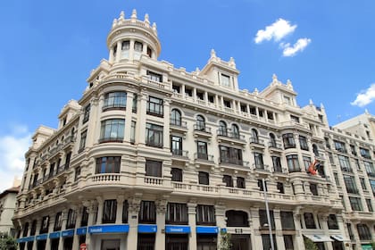 El hotel del astro portugués está en el número 27 de la Gran Vía madrileña y abre el lunes 7 de junio