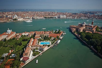 El primero hotel de la familia, desde arriba