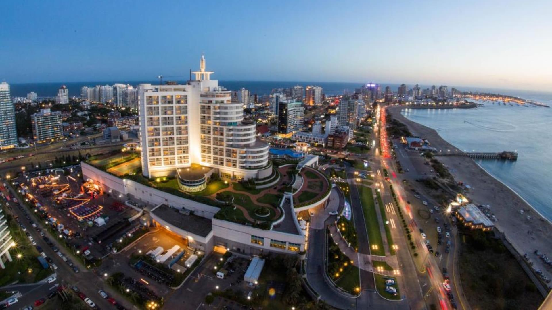 El hotel Enjoy, un clásico de Punta del Este que celebra su cuarto de siglo