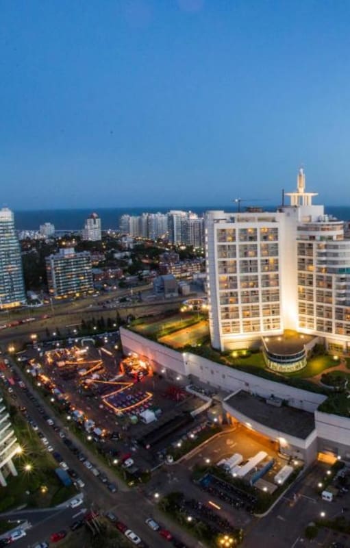 El hotel Enjoy, un clásico de Punta del Este que celebra su cuarto de siglo