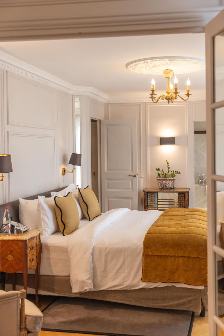 El Hôtel Lancaster está a pasitos de Champs Elysées.