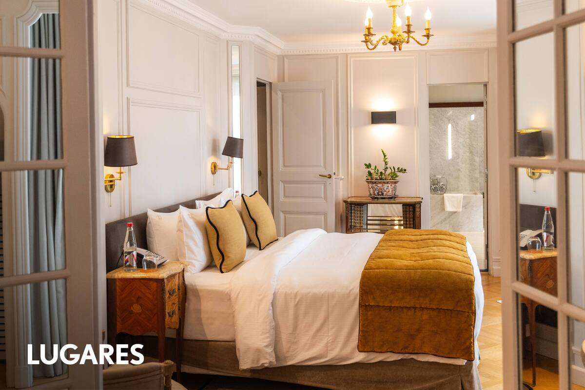 El Hôtel Lancaster está a pasitos de Champs Elysées.