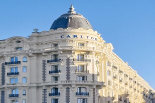El hotel recibió a los huéspedes en el primer Festival de Cine de Cannes en 1946.