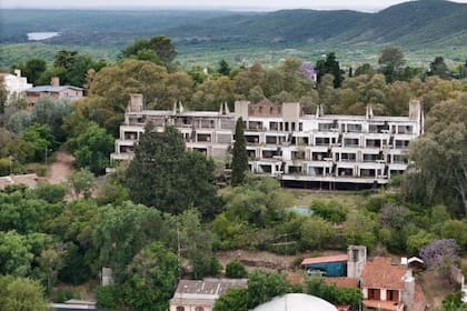 El hotel sin terminar fue construido en los '70.