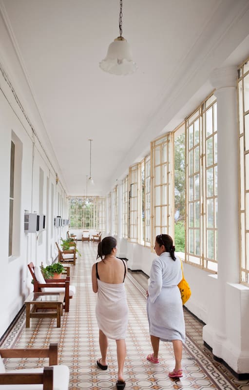 El hotel termal en la actualidad combina las dimensiones y estilo de antaño con el confort que requiere una estadía en estos tiempos.