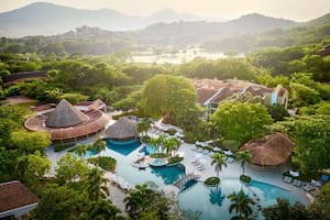 El hotel The Westin Reserva Conchal, el primer alojamiento todo incluido en Latinoamérica en ser declarado 'Carbono Positivo', ubicado en Reserva Conchal (Costa Rica). El país se encuentra inmerso en avanzar en el desarrollo de una industria turística equilibrada, respetuosa con el entorno, con la identidad nacional y con las personas, al mismo tiempo que se adapta a la demanda de unos viajeros que cada vez son más conscientes de la implicación de sus actividades en el destino y que tienen apetito por experiencias sostenibles