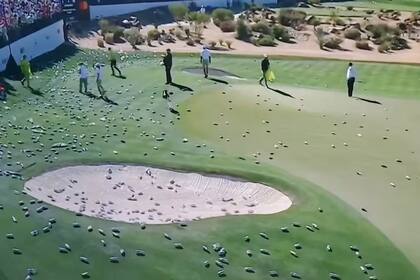 El hoyo 16 del TPC Scottsdale en 2022, luego del hoyo en uno de Sam Ryder