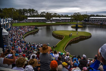 El hoyo 17 del TPC Sawgrass despierta pasión entre los simpatizantes del golf y miedo en los jugadores