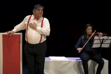 Antonio Leiva, en El huérfano feliz, desde el Teatro Empire