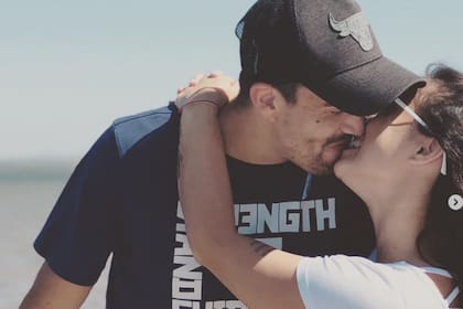 El Huevo Acuña y una historia de más de 10 años de amor