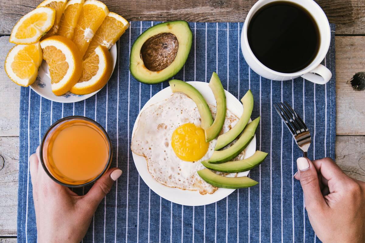 El huevo y la salud cardiovascular: la porción recomendada en el desayuno