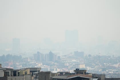 El humo de los incendios en Bolivia llegó hasta Quito, en Ecuador.