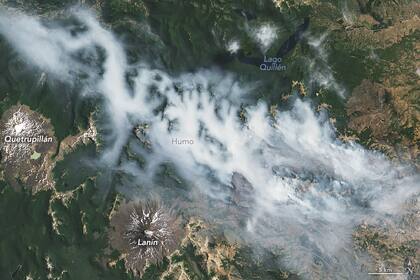 El humo del incendio en el Valle Magdalena visto desde el espacio.
