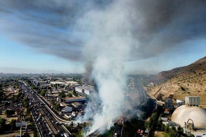 El humo perduró por varias horas luego de la explosión