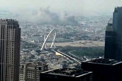 El humo tras una de las explosiones que dejó el ataque de Israel en Doha, Qatar, este martes.