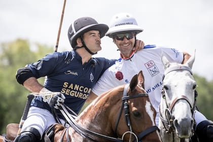 El humor de Pelón Stirling en el saludo previo con Pablo "Peluca" Mac Donough