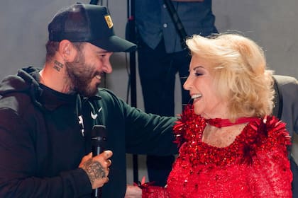 El humorista se mostró muy feliz de conocer a la legendaria conductora, que aprovechó su estadía en "La Feliz" para descansar y ver varias propuestas teatrales