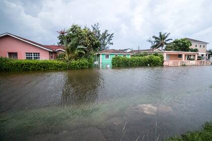 El huracán Dorian arrasó Bahamas: buscan sobrevivientes con motos de agua y excavadoras