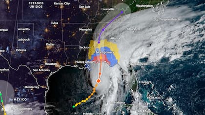 El huracán Isaias se intensificó durante la madrugada del viernes hasta alcanzar la categoría de huracán mayor, con vientos máximos sostenidos de 120 mph (193 km/h)