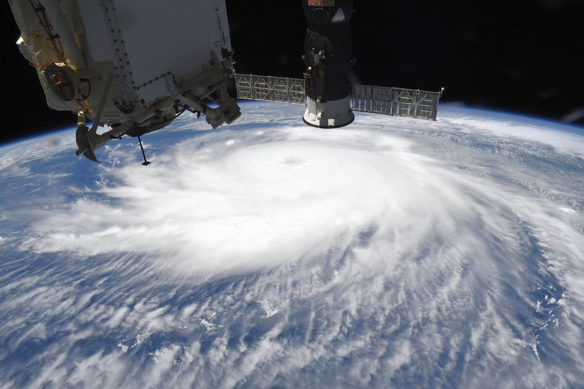 El huracán Laura fotografiado por Chris Cassidy desde la Estación Espacial Internacional