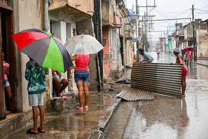 El huracán Melissa tocó tierra en Cuba después de su paso devastador por Jamaica