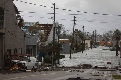 El huracán Michael provocó destrozos e inundaciones en Panama City