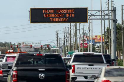 El huracán Milton tocará tierra en Florida el jueves por la madrugada; las autoridades habilitaron refugios para que las personas vayan con sus mascotas a esperar a que pase el fenómeno climático