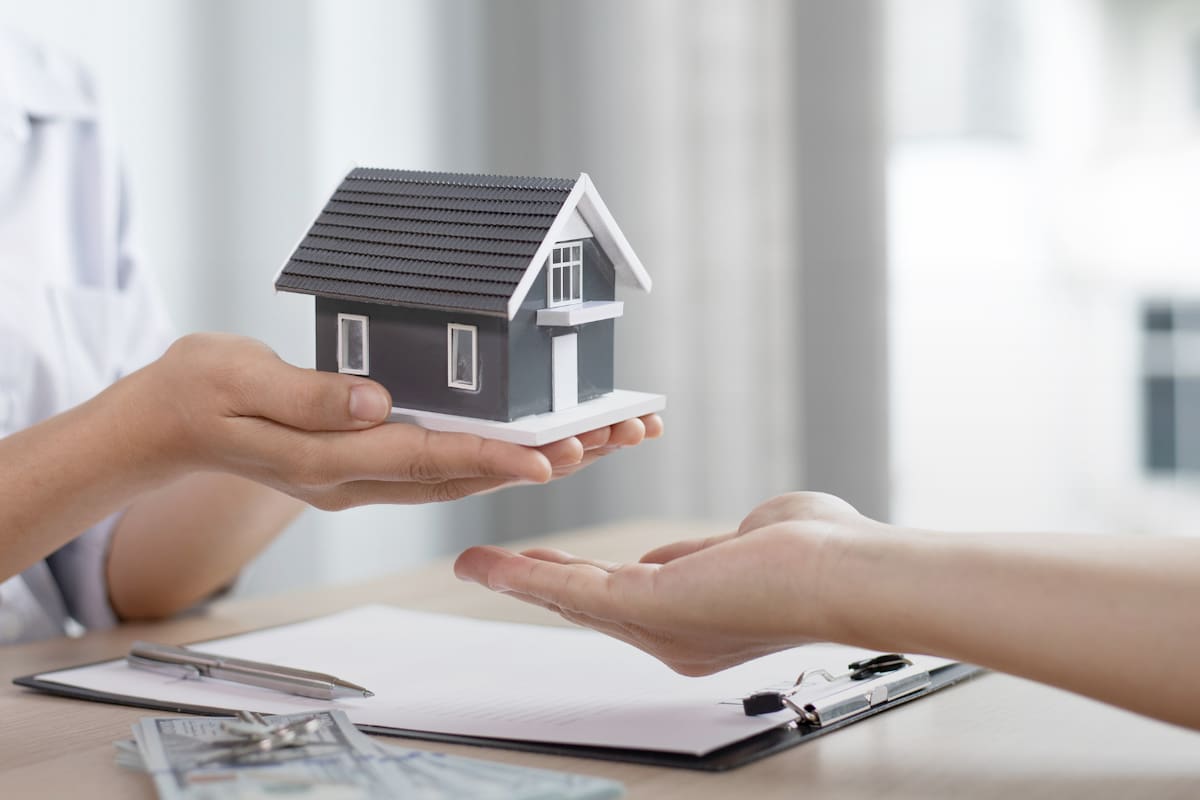 El ICBC confirmó que reduce en dos puntos sus tasas de interés a partir de mañana