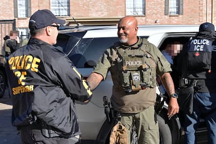 El ICE busca fomentar la colaboración de agencias policiales locales y estatales mediante el programa 287(g)