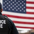 Avanza el ICE en Miami: busca sumar 700 nuevas camas en centros de detención de migrantes
