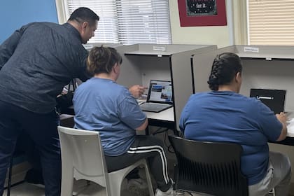 El ICE es el principal cliente de las empresas que administran centros de detención privados