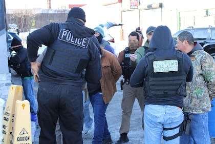 El ICE libera a algunos de los detenidos en las redadas