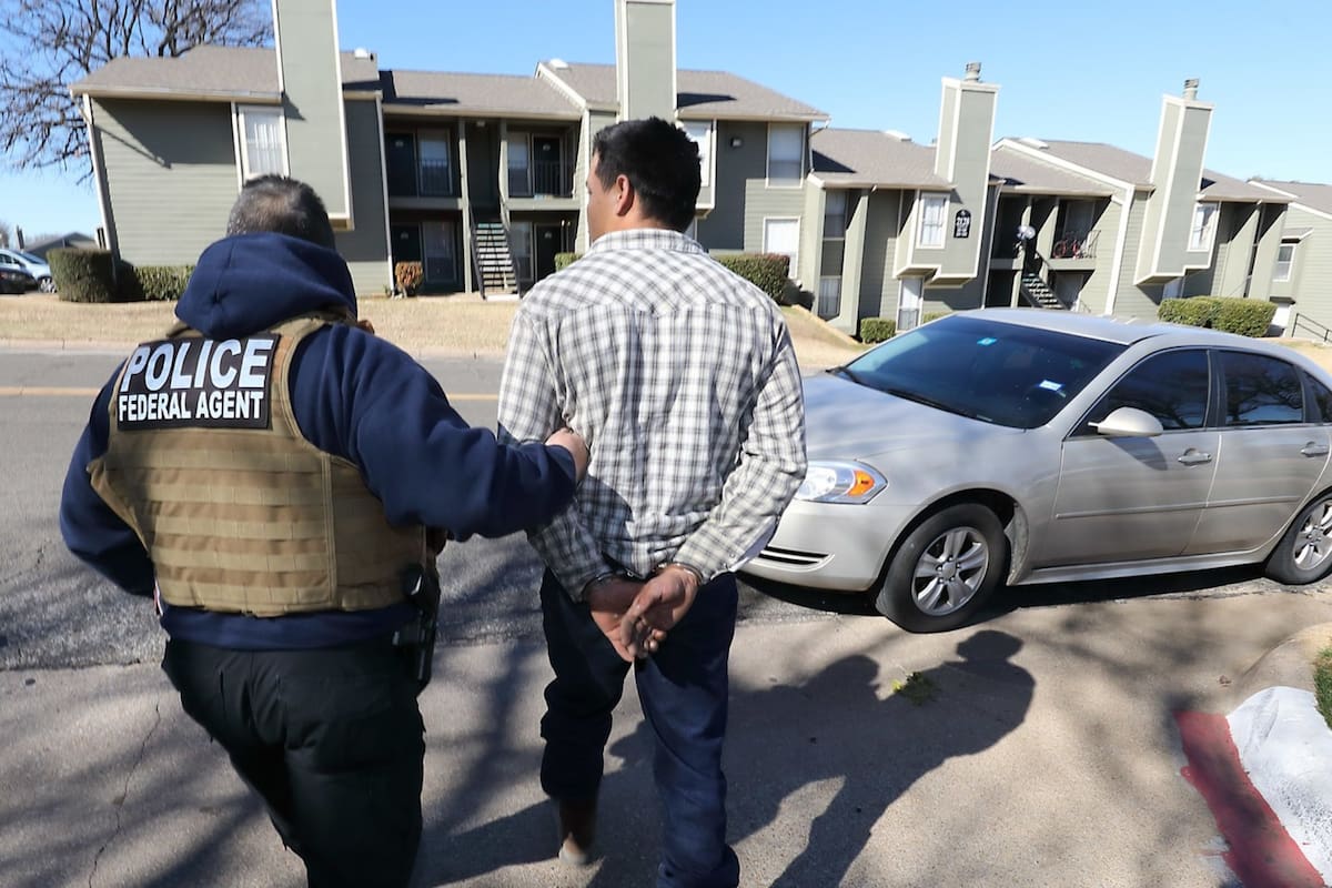 El ICE ofrece herramientas en línea y contactos directos para localizar a una persona bajo su custodia