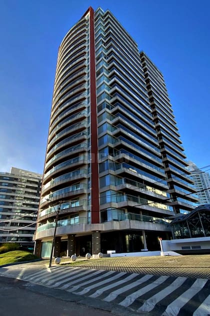 El Icon Brava Tower se encuentra en el distrito Aidy Grill de Punta del Este, a solo 200 metros de la playa Brava.